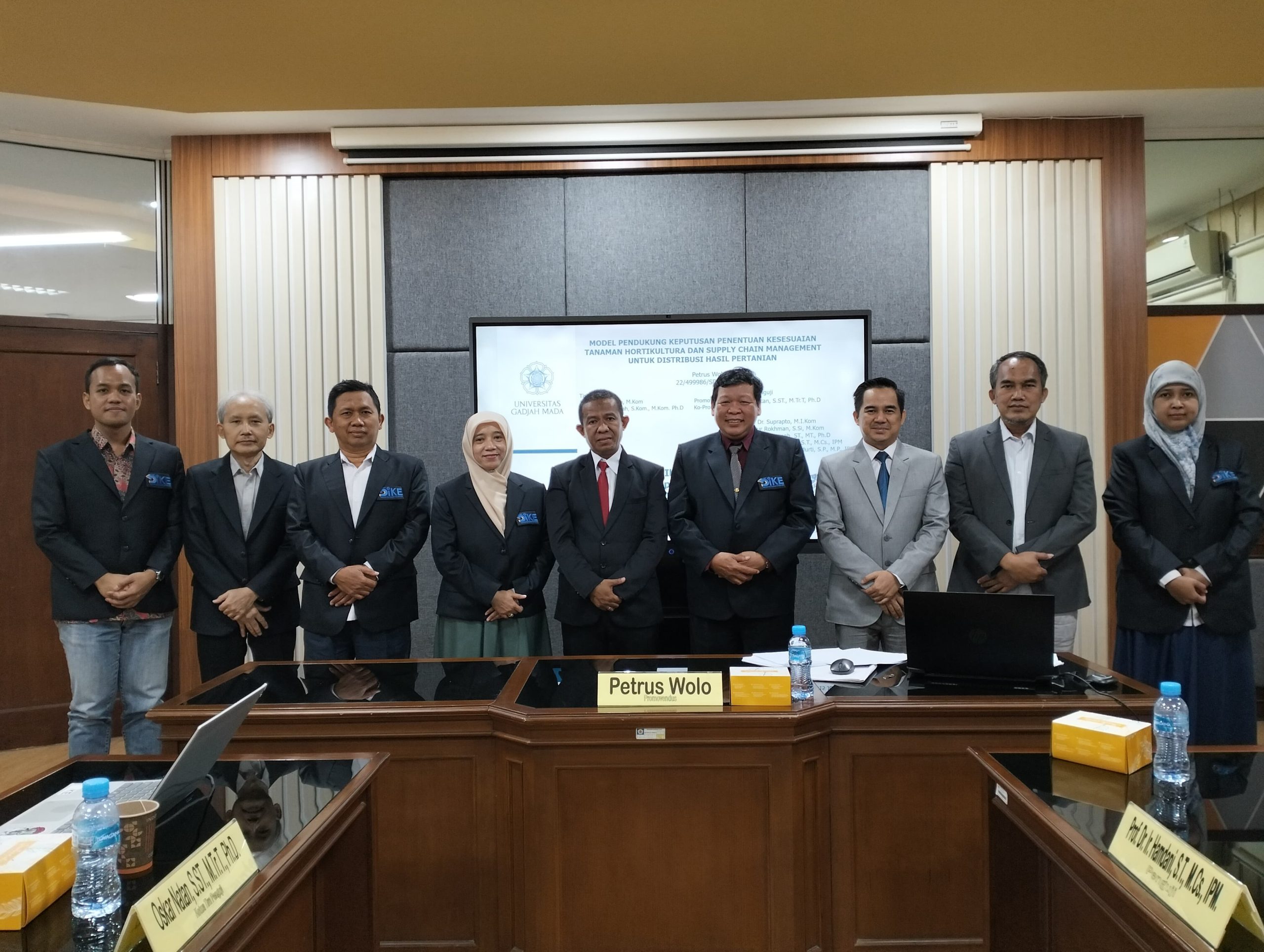 Rektor UNU Kaltim Menguji Sidang Program Doktor Ilmu Komputer FMIPA UGM